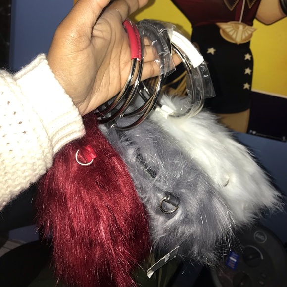 SNOWBALLS ❄️❄️ - Picture 3 of 3